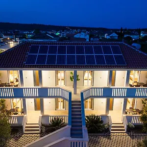 https://design-apartments-dijan.hotelinzadar.com