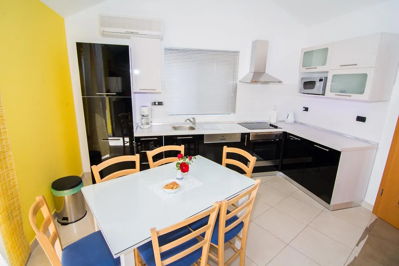 Apartments Ruzica Pinezići